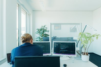 HMS-Mitarbeitende tauschen sich im Kompetenzfeld Cloud Engineering zu Cloud-Plattformen und Infrastrukturthemen aus.